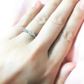 【エクセルコダイヤモンド(EXELCO DIAMOND)の口コミ】 デザインがとても気に入り決めました。ダイヤモンドのカットがとても綺麗…