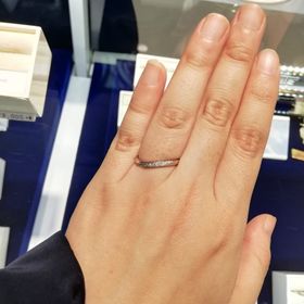 【GALA JEWELRY(ガラジュエリー)の口コミ】 最初は、ダイアもなくシンプルな物を希望しましたが、ダイア入りでも安く…