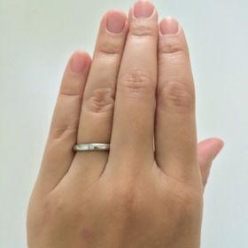 【ティファニー(Tiffany & Co.)の口コミ】 婚約指輪はゴージャス感のある物にしたので、結婚指輪は毎日付けられるシ…