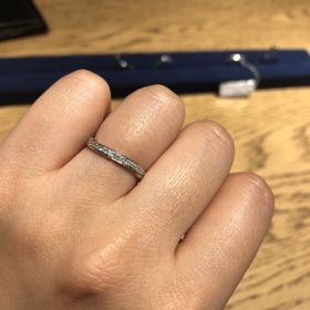 【Princess Bijou(プリンセス・ビジュー)の口コミ】 婚約指輪との重ね付けがしやすいものを探していました。結婚式も控えてお…