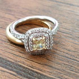 【ティファニー(Tiffany & Co.)の口コミ】 昔からティファニーソレストのイエローダイヤと決めていたので、全く迷い…