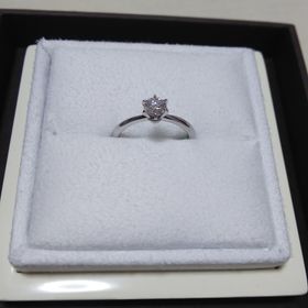 【LUCIE(ルシエ)の口コミ】 サプライズで貰ったので聞いた話ですが・・・。
まず石を選び、その後に石…