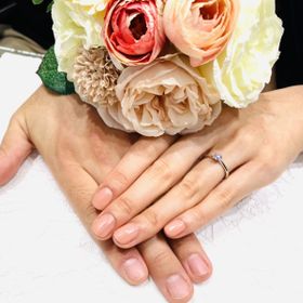 【ラザール ダイヤモンド(LAZARE DIAMOND)の口コミ】 ダイヤモンドが綺麗で、品質がよいお店を探していました。
リング部分はシ…