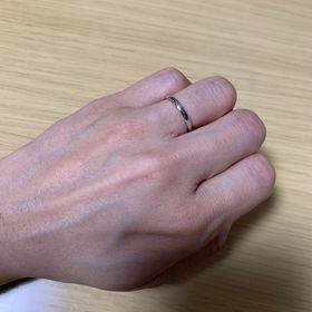 【俄(にわか)の口コミ】 飽きずにずっと着けられるシンプルな指輪を探していました。
他店でも試着…