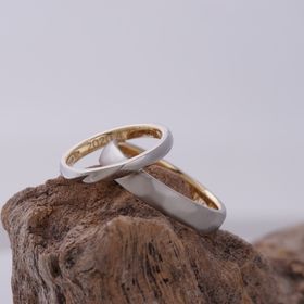 【THREE TREES(スリーツリーズ)の口コミ】 結婚指輪を探していた時に、以前THREE TREESで結婚指輪を作成したことがあ…