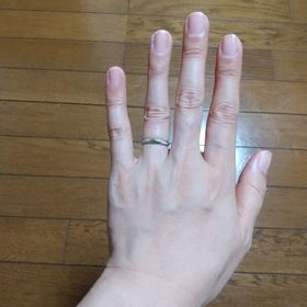 【ラザール ダイヤモンド(LAZARE DIAMOND)の口コミ】 存在感のあるデザイン。
ダイヤモンドの輝き。
鍛造なのでとても丈夫。
他…