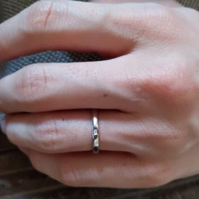 【CRAFY(クラフィ)の口コミ】 ダイヤが一つプレゼントということで、夫に一つ、妻に二つ付けました。元…