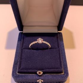 【GALA JEWELRY(ガラジュエリー)の口コミ】 デザインやダイヤの大きさを自分で選択したいという希望がありました。台…