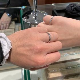 【OPERAの口コミ】 プラチナの輝きが他の指輪と比べて違う感じがしました。
付けた感じはとて…