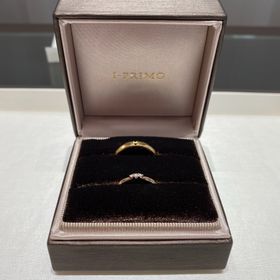 【アイプリモ(I-PRIMO)の口コミ】 指輪のデザインが珍しいものだから選びました。
担当の方にもこのデザイン…