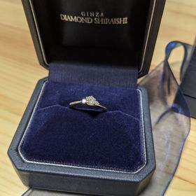 【銀座ダイヤモンドシライシの口コミ】 いろいろ悩んだがプロポーズリングにしてからエンゲージリングにした。
自…