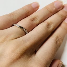 【ラザール ダイヤモンド(LAZARE DIAMOND)の口コミ】 指輪のデザインがウェーブしてて雰囲気が柔らかく、あんまり見たことない…