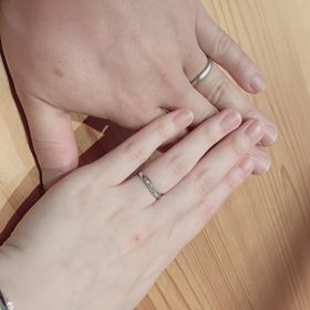 【CAFERING(カフェリング)の口コミ】 つけ心地が他のメーカーとは違ったのと、指で、ダイヤモンドの表面を触っ…