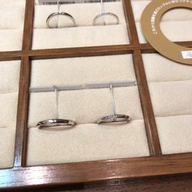 【TRECENTI(トレセンテ)の口コミ】 いろいろなデザインを出してくれた。
自分の指に合うデザインなどアドバイ…