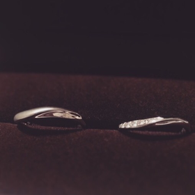 【アイプリモ(I-PRIMO)の口コミ】 夫の指は間接がごつごつしていて青白く、わたしはどちらかといえば色黒で…