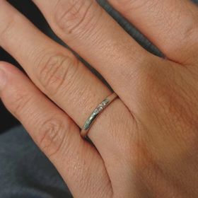 【GALA JEWELRY(ガラジュエリー)の口コミ】 シンプルなデザインでプラチナがきれいなリングを探してこちらのリングに…