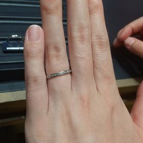 【ROYAL ASSCHER(ロイヤル・アッシャー)の口コミ】 ロイヤルアッシャーのダイヤモンドは、七色に光るというよりは白く上品に…