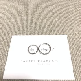 【ラザール ダイヤモンド(LAZARE DIAMOND)の口コミ】 ダイヤの輝きがとてもきれいで飽きのこないデザインで一目で気に入りまし…