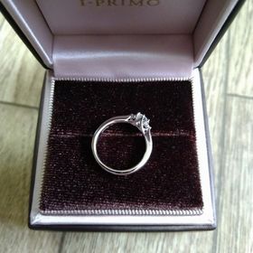 【アイプリモ(I-PRIMO)の口コミ】 指輪のデザインに惹かれました。他にも素敵なデザインのものは多くあり、…