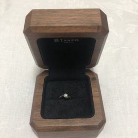 【TANZO.(鍛造指輪)の口コミ】 フルオーダーであるという事が一番な魅力でした。
来店対応も丁寧で、ダイ…