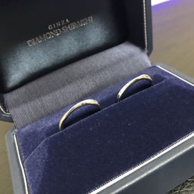【銀座ダイヤモンドシライシの口コミ】 婚約指輪もこちらで購入した為。
普段指輪をつけないので
つけ心地がよい…