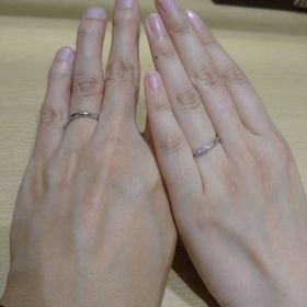【TRECENTI(トレセンテ)の口コミ】 シンプルでもダイヤが入ってるリングが希望でした。
しかし、ダイヤが入っ…