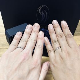 【銀座ダイヤモンドシライシの口コミ】 シンプルで何年経っても飽きないようなデザインを希望し、好みにぴったり…