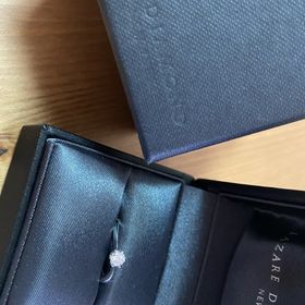 【ラザール ダイヤモンド(LAZARE DIAMOND)の口コミ】 婚約指輪の方はとにかくキラキラしてるものが欲しかったです。またウェー…