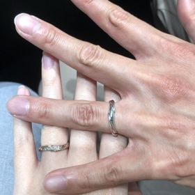 【アイプリモ(I-PRIMO)の口コミ】 太すぎず細すぎず、バイカラーで程良い存在感があり、斜めにラインが入っ…