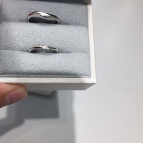 【CAFERING(カフェリング)の口コミ】 つけ心地をうたってるだけあり、指に馴染む感じがしました。斜めに入った…