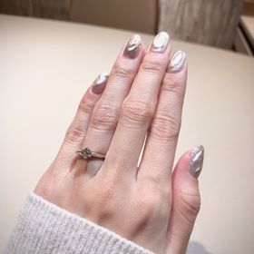 【ティファニー(Tiffany & Co.)の口コミ】 婚約指輪は一粒の光るダイヤが欲しいと思っていました。その中でもティフ…