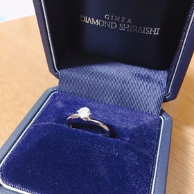 【銀座ダイヤモンドシライシの口コミ】 派手すぎないイメージでとても良かったです。太い指輪が嫌で、でもキラキ…