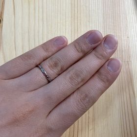 【LUCIE(ルシエ)の口コミ】 デザインと付け心地に一目惚れでした！シンプルなデザインと細い形がとっ…