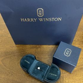 【ハリー・ウィンストン(Harry Winston)の口コミ】 ハリーの他のデザインも試着させていただきましたが、大きすぎて似合いま…
