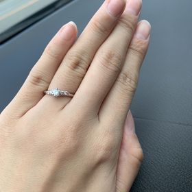 【銀座ダイヤモンドシライシの口コミ】 デザインがとっても好みでした。お店に行く前は3種類くらい候補があったの…