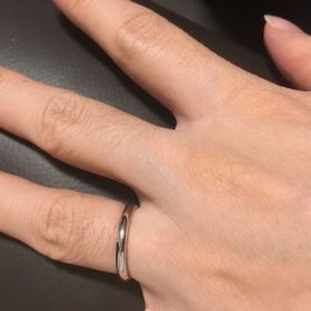 【ラザール ダイヤモンド(LAZARE DIAMOND)の口コミ】 元々シンプルな指輪を希望しており、正直男性の指輪はどこも変わらないと…