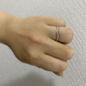 【銀座ダイヤモンドシライシの口コミ】 ブランド3社まわり、まっすぐよりも動きのある指輪でダイヤモンドもつけた…