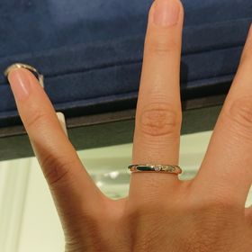 【TRECENTI(トレセンテ)の口コミ】 ダイヤモンド一石でシンプルな仕上がりであり、普段の仕事の中でも着けら…