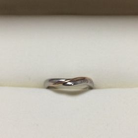 【ケイウノ ブライダル(K.UNO BRIDAL)の口コミ】 シンプルかつ指に馴染むデザインという事でルミナーレに決定！
元々付いて…