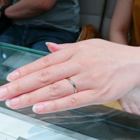 【アイプリモ(I-PRIMO)の口コミ】 少し太めで、デザイン性があり、１本でも存在感のあるリングだと思います…