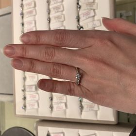 【WATANABE / 卸商社直営　渡辺の口コミ】 枠のデザインは選びきれないほどありました。だいたいの好みを言えば、あ…