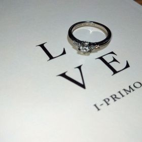 【アイプリモ(I-PRIMO)の口コミ】 計3回銀座に出向いていろいろな指輪を見ましたが、いろんな角度から見た時…