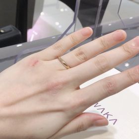 【俄(にわか)の口コミ】 ダイヤのついていないもので、シンプル過ぎず珍しいものが良いという希望…