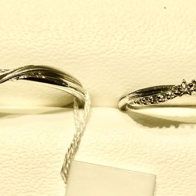 【STAR JEWELRY(スタージュエリー)の口コミ】 このブランドらしい星モチーフ、ウェーブにメレダイヤで私好みのデザイン…