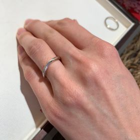 【杢目金屋(もくめがねや)の口コミ】 杢目金屋の一番のおすすめポイントは、やはり他にはない指輪のデザインだ…