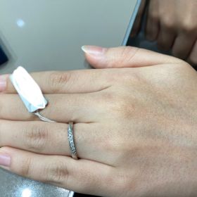 【4℃ BRIDAL(ヨンドシーブライダル)の口コミ】 デザインがしっかりしており、無難なデザインというのもあり、つけていて…