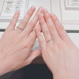 【銀座ダイヤモンドシライシの口コミ】 デザインや着けやすさを重視で選びました。着けてる感がないものがいいか…