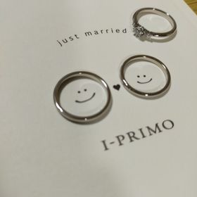 【アイプリモ(I-PRIMO)の口コミ】 当初婚約指輪は一粒石ダイヤモンドのイメージがありましたが、色々なデザ…