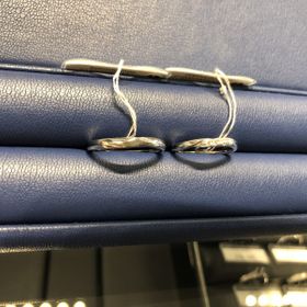 【銀座ダイヤモンドシライシの口コミ】 元々ホームページでこの指輪のデザインに一目惚れしてこちらの店舗に来店…