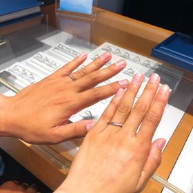 【銀座ダイヤモンドシライシの口コミ】 どの指輪にしようかとても悩みました。好みの指輪を持ってきてくれ納得が…